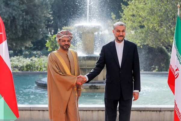 Иран и Оман подписали четыре соглашения о сотрудничестве