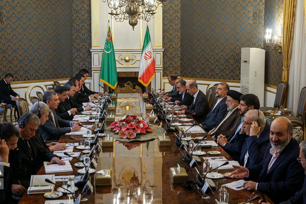 Сотрудничество между Ираном и Туркменистаном заметно расширилось за последние два года: Раиси