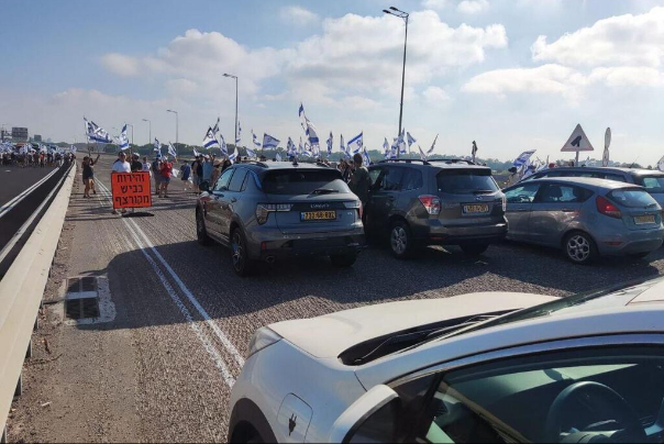 الاحتجاجات تشتد في الأراضي المحتلة