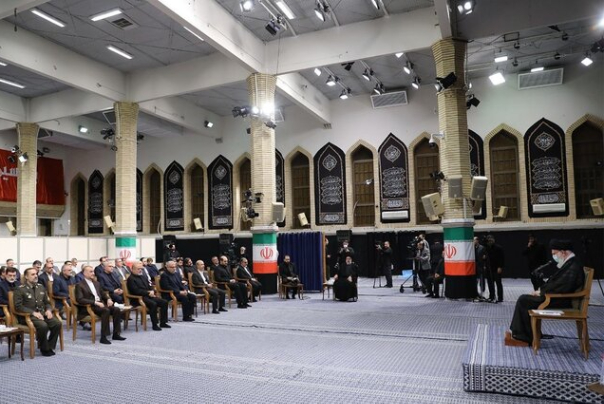 قائد الثورة: الحظر المفروض على ايران يستهدف معيشة الشعب