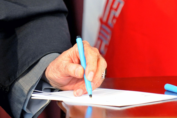 بماذا نصح الامام الخامنئي القائمين على شؤون الشباب والناشئة في البلاد؟