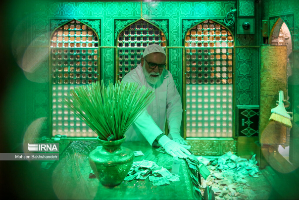غبارروبی+حرم+مطهر+امام+رضا+(ع)