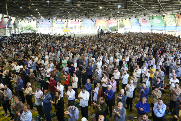 بالفيديو.. اقامه صلاة عيد الاضحي المبارك في طهران وباقي المحافظات الايرانية