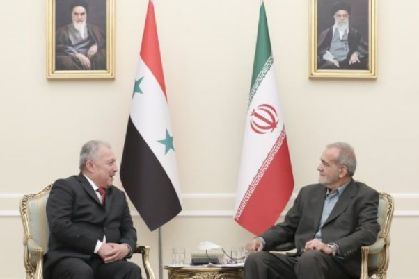 بزشكيان يؤكد على تسريع وتيرة تنفيذ الاتفاقيات مع دمشق