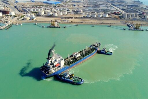 ما هو حجم شحن وتفريغ البضائع في ميناء "الامام الخميني" رض؟