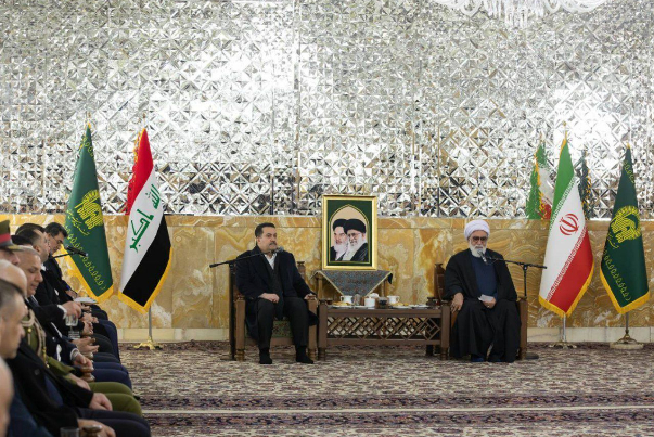 متولى الروضة الرضوية المقدسة يلتقي رئيس الوزراء العراقي