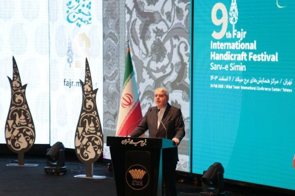 وزير التراث الثقافي الايراني يعلن عن استثمارات واسعة في قطاع السياحة