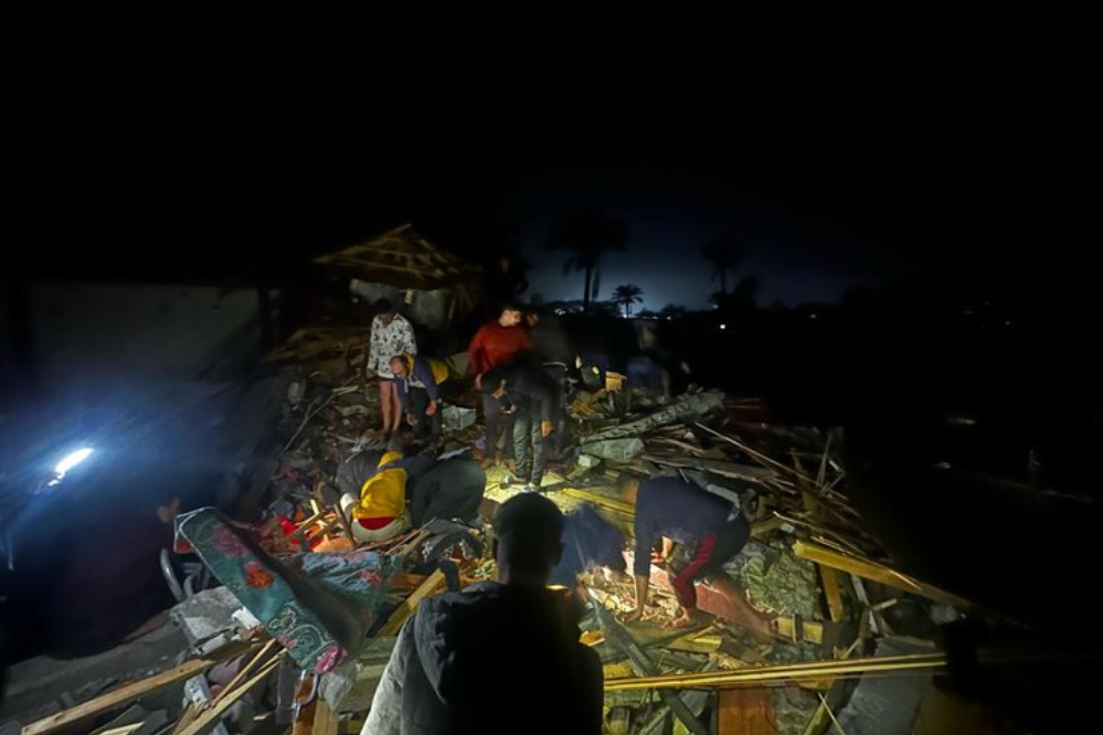 ليلة دامية..الاحتلال يحرق عشرات النساء وألاطفال داخل الخيام بخان يونس وجباليا وبيت لاهيا