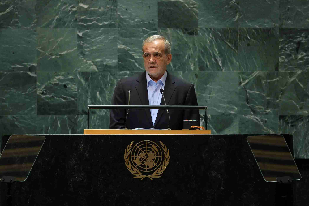 رئيس الجمهورية : إيران اثبتت بروح عظيمة وإرادة خالدة مرارا أنها لن تركع أمام الغزاة