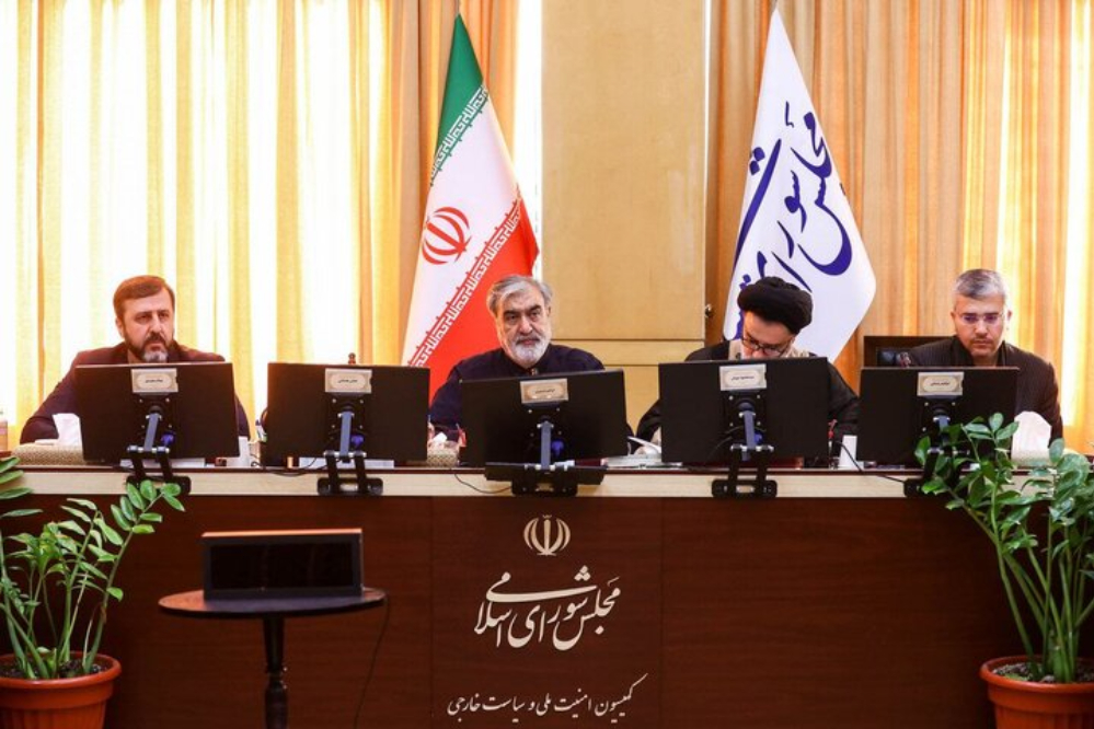 أعضاء لجنة الأمن القومي الايراني: الرد الحاسم على قرار الوكالة الدولية للطاقة الذرية امر ضروري