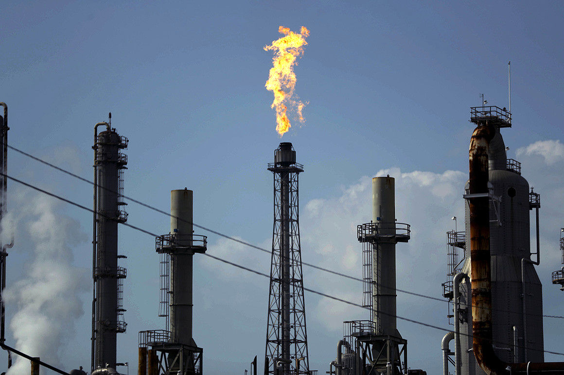 خیز بازار جهانی برای نفت 100 دلاری، مصرف‌کنندگان بزرگ مخالفند