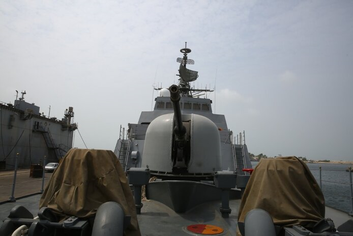 المدمرة سهند الايرانية تستقر في خليج عدن لتنفيذ أولى مهامها