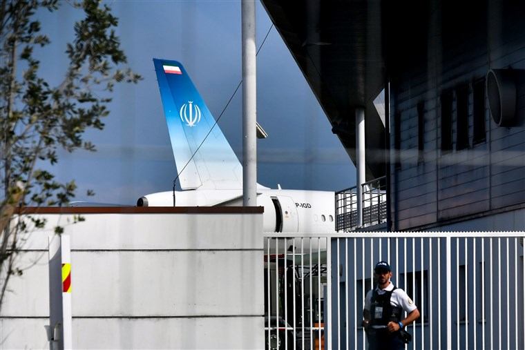 ظريف يبحث مع نظيره الفرنسي أزمة تصعيد اميركا العدائي ضد ايران