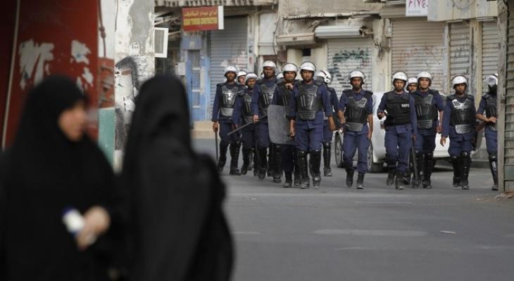 السلطات البحرينية تواصل جرائمها بحق الشعب.. اعتقالات واستهداف للصحفيين