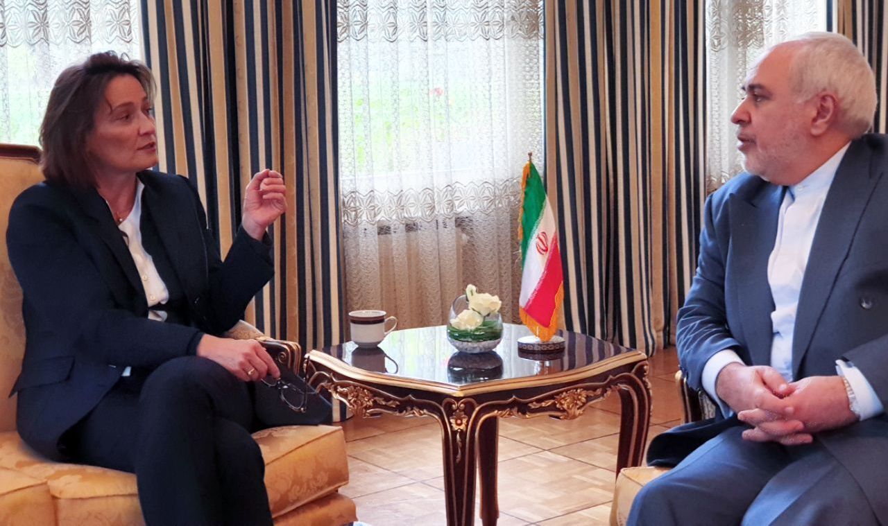 ظريف يبحث مع نائبة وزير الخارجية السويسري في جنيف آخر التطورات