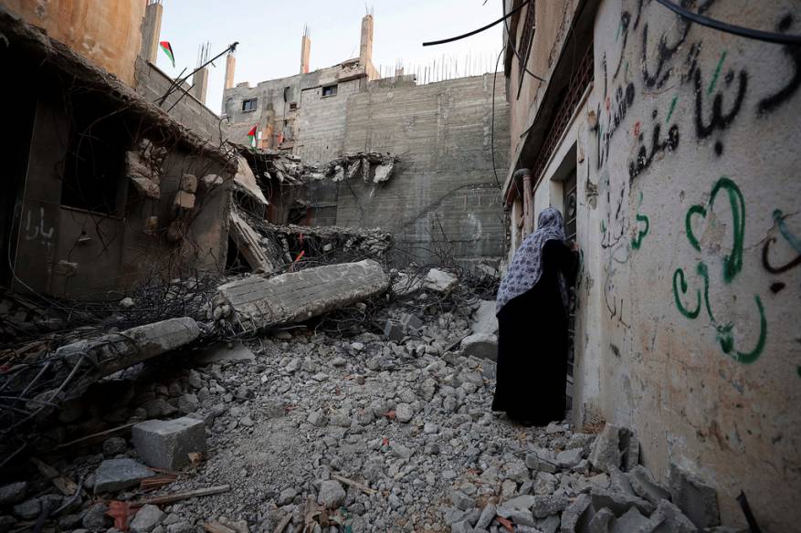 الاحتلال يهدم منزل عائلة أسير في مخيم الأمعري برام الله.. وإصابة 11 فلسطيني