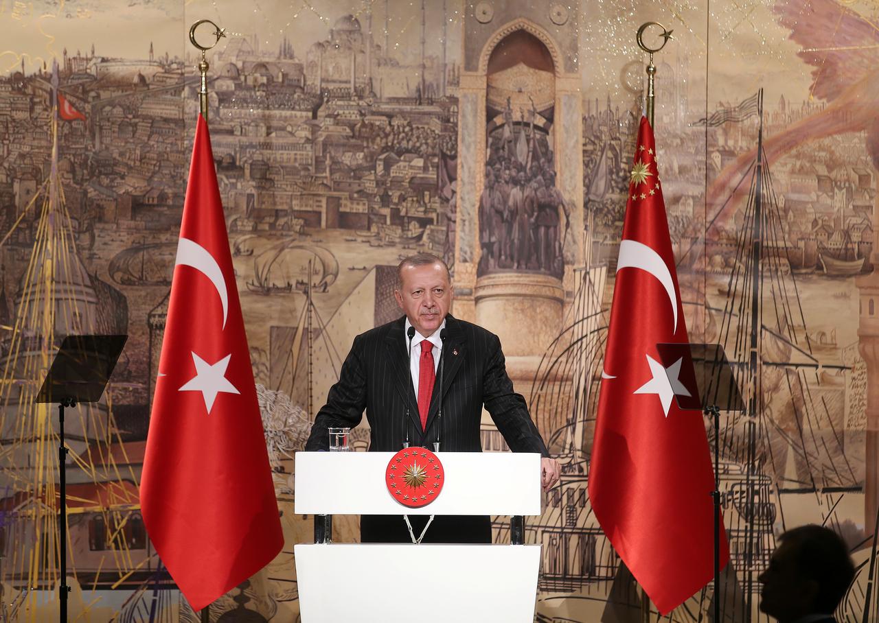 أردوغان يهدد باستئناف العملية العسكرية.. ويحذّر أوروبا ويهاجم اميركا