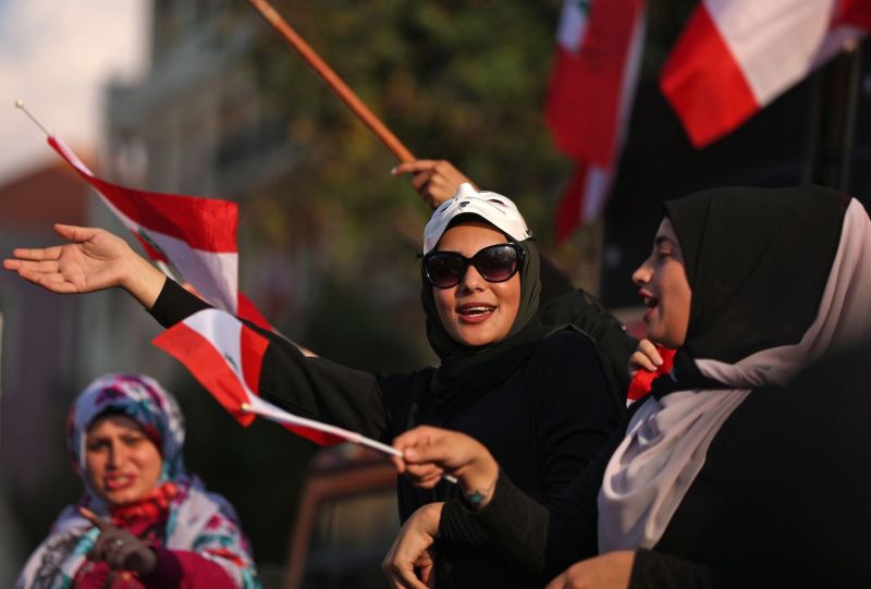 احتجاجات لبنان تستمر لليوم السادس.. والحريري لاينوي الاستقالة