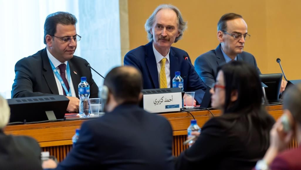 سوريا.. يوم رابع دون جلسات للجنة مناقشة الدستور والجيش يحكم قبضته على طريق الحسكة- حلب