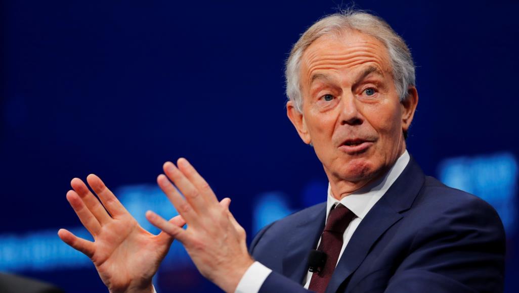 توني بلير يقرّ بأن بريطانيا غارقة في الفوضى