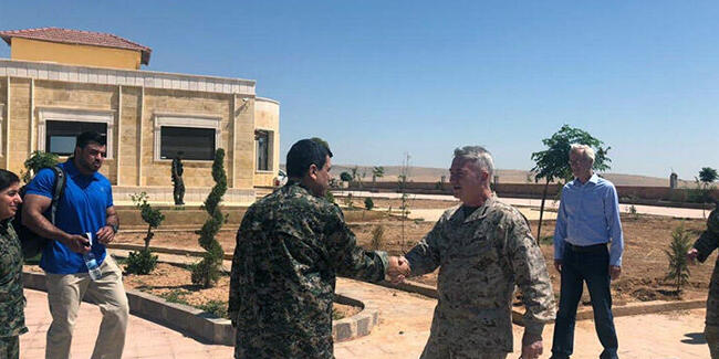 خوش و بش فرماندهان گروه های تروریستی در سوریه