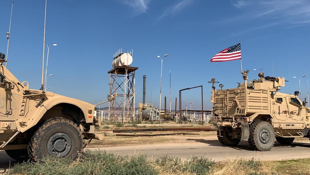 گشت‌زنی نیروهای آمریکایی اطراف چاه‌های نفتی سوریه