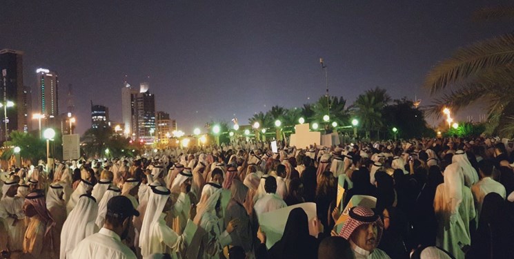 تظاهرات در کویت در اعتراض به مسائل معیشتی و قوانین تابعیت