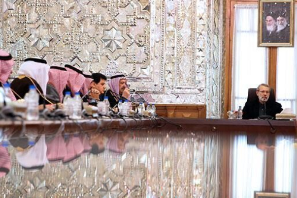 لاريجاني: امريكا تسعى فقط وراء النفط السوري