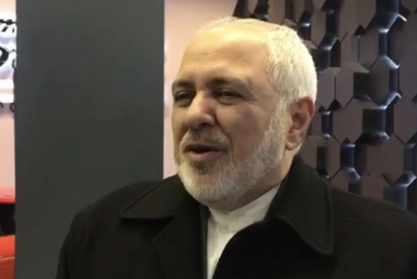 ظريف من موسكو: المناورات أثبتت وجود قوى عالمية لا تواكب سياسة اثارة التوتر في المنطقة