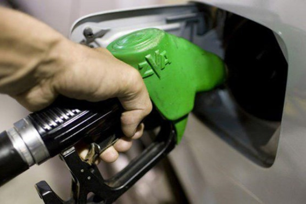 کمک معیشت حمایتی در 17 استان بیشتر از سرانه مصرف بنزین است