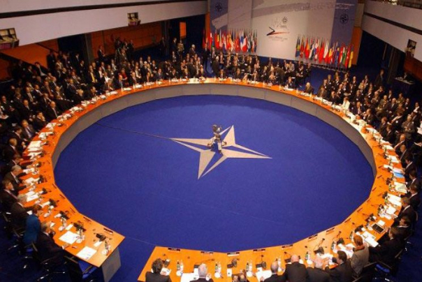 اجتماع طارئ للناتو بعد التصعيد الامريكي ضد ايران والعراق