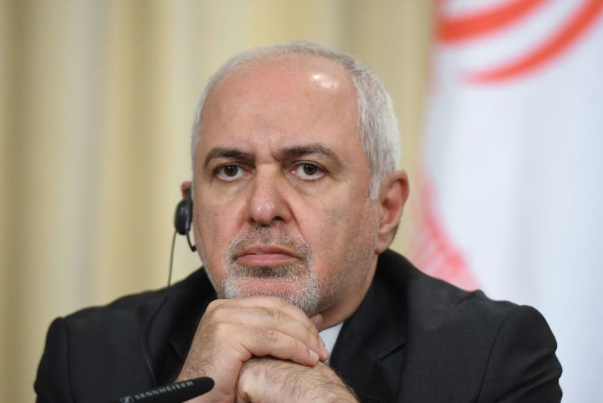 ظريف: تحطم الطائرة كان نتيجة خطأ بشري في وقت أزمة سببته امريكا