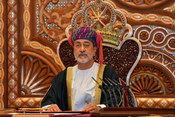 سلطان عمان الجديد: التعايش السلمي وحسن الجوار من ثوابت سياستنا