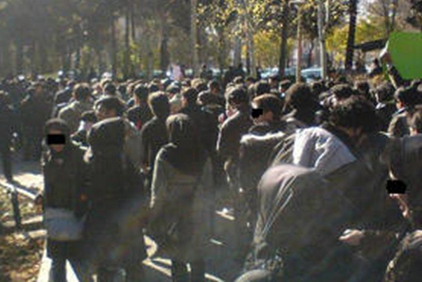 تجمعات پراکنده در خیابان ازادی پایان یافت