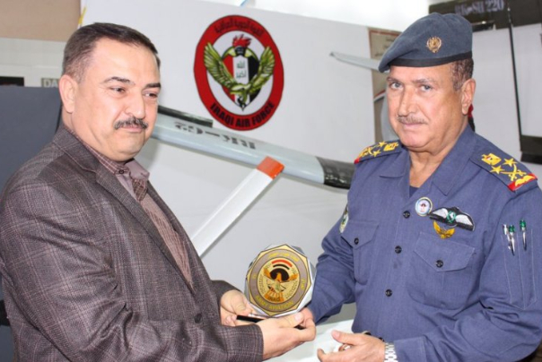 الدفاع العراقية تحيل قائد طيران الجيش على التقاعد