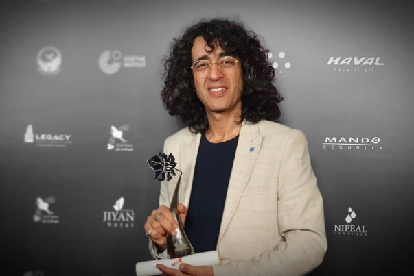 جائزة أفضل سيناريو لفيلم "حمّال الذهب" الايراني من مهرجان بالهند