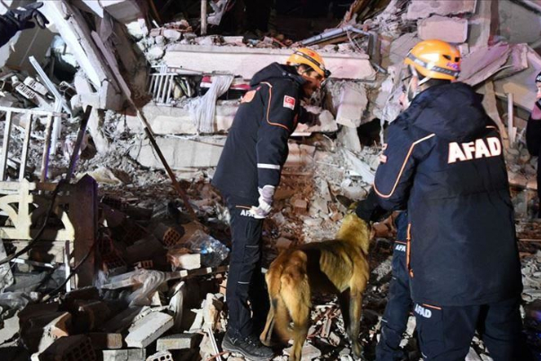الخارجية الايرانية تعرب عن تضامنها مع ضحايا زلزال تركيا