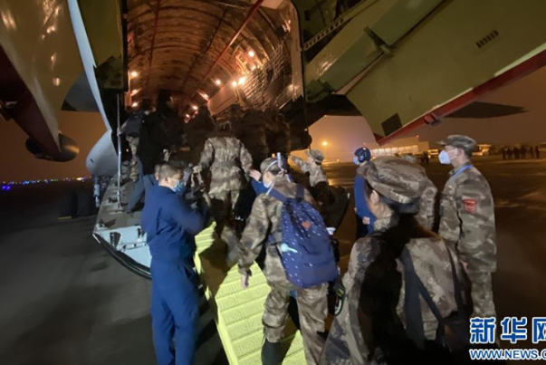 لاحتواء فيروس كورونا.. الصين ترسل فريق طبي عسكري الى ووهان