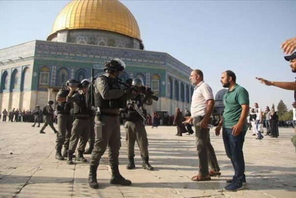 حمله نظامیان صهیونیست به نمازگزاران فلسطینی در مسجد الاقصی