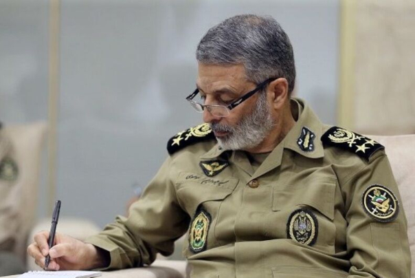 الجيش الايراني: الثورة الإسلامية أعلى نداء ارتفع على مستوى التاريخ المعاصر