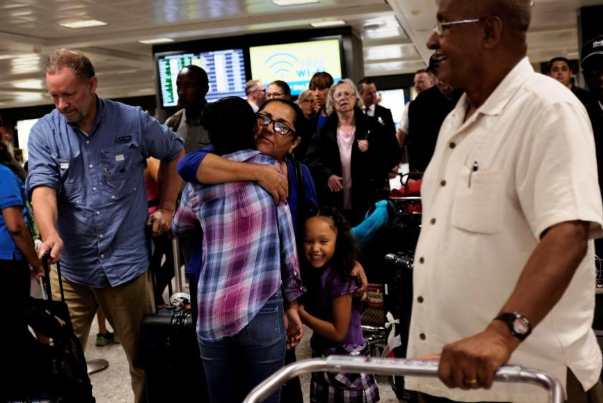 ترامب يواصل سياسة التمييز.. ويوسع حظر السفر ليشمل 6 دول إضافية