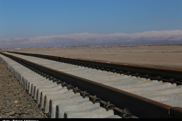 خودکفایی ایران در ریل و واگن قطار/تاکید رئیس‌جمهور براتمام راه‌آهن اردبیل تاپایان دولت دوازدهم