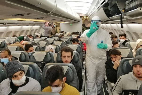 إيران تجلي طلابها الجامعيين من "ووهان" الصينية بسبب "كورونا"