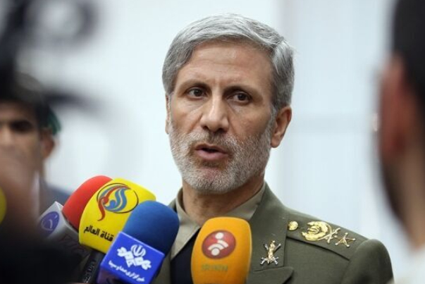 وزير الدفاع الايراني: الصواريخ الحاملة للاقمار الصناعية غير دفاعية تماما