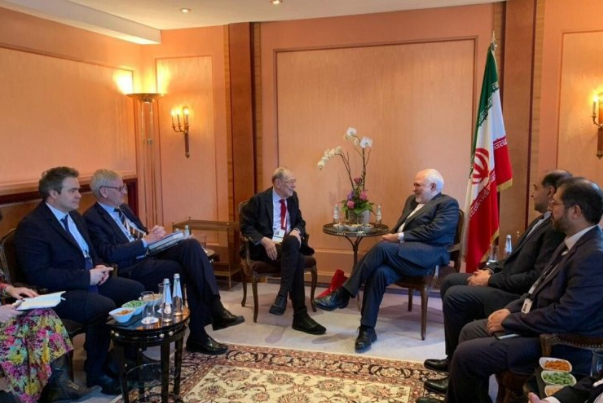 وزير الخارجية الايراني يلتقي اعضاء لجنة العلاقات الخارجية في الاتحاد الاوروبي