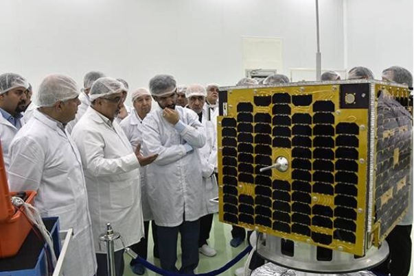 علماء ايران يشرعون ببناء القمر الصناعي الجديد "أمير كبير"