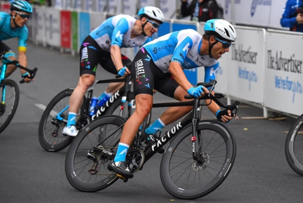 اليوم.. مجموعة إسرائيلية تشارك في سباق للدراجين في دبي