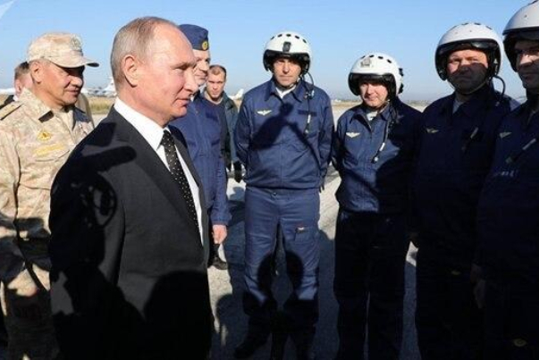 پوتین: ارتش روسیه گروه‌های تروریستی مجهزی را در سوریه نابود کرد