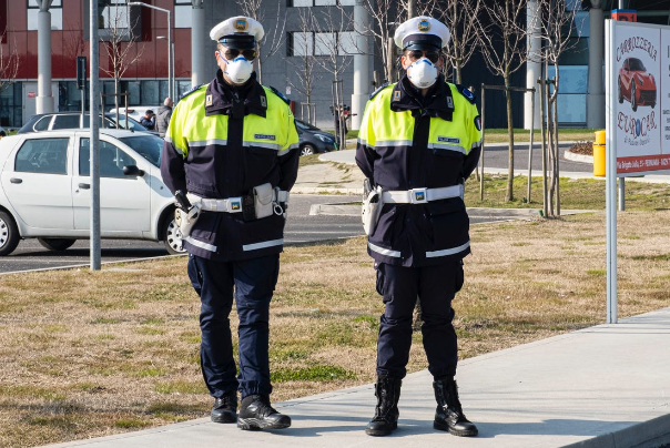 إيطاليا تغلق 11 مدينة عقب تمدّد كورونا.. و 2444 وفاة في الصين