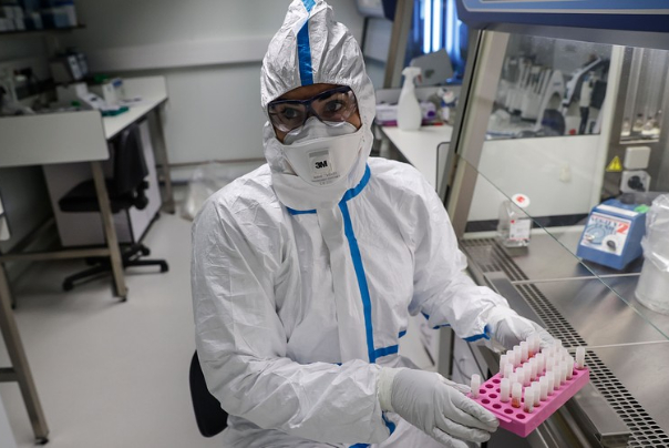 لقاح كورونا المحتمل يستغرق 18 شهرا للتوزيع والبيع